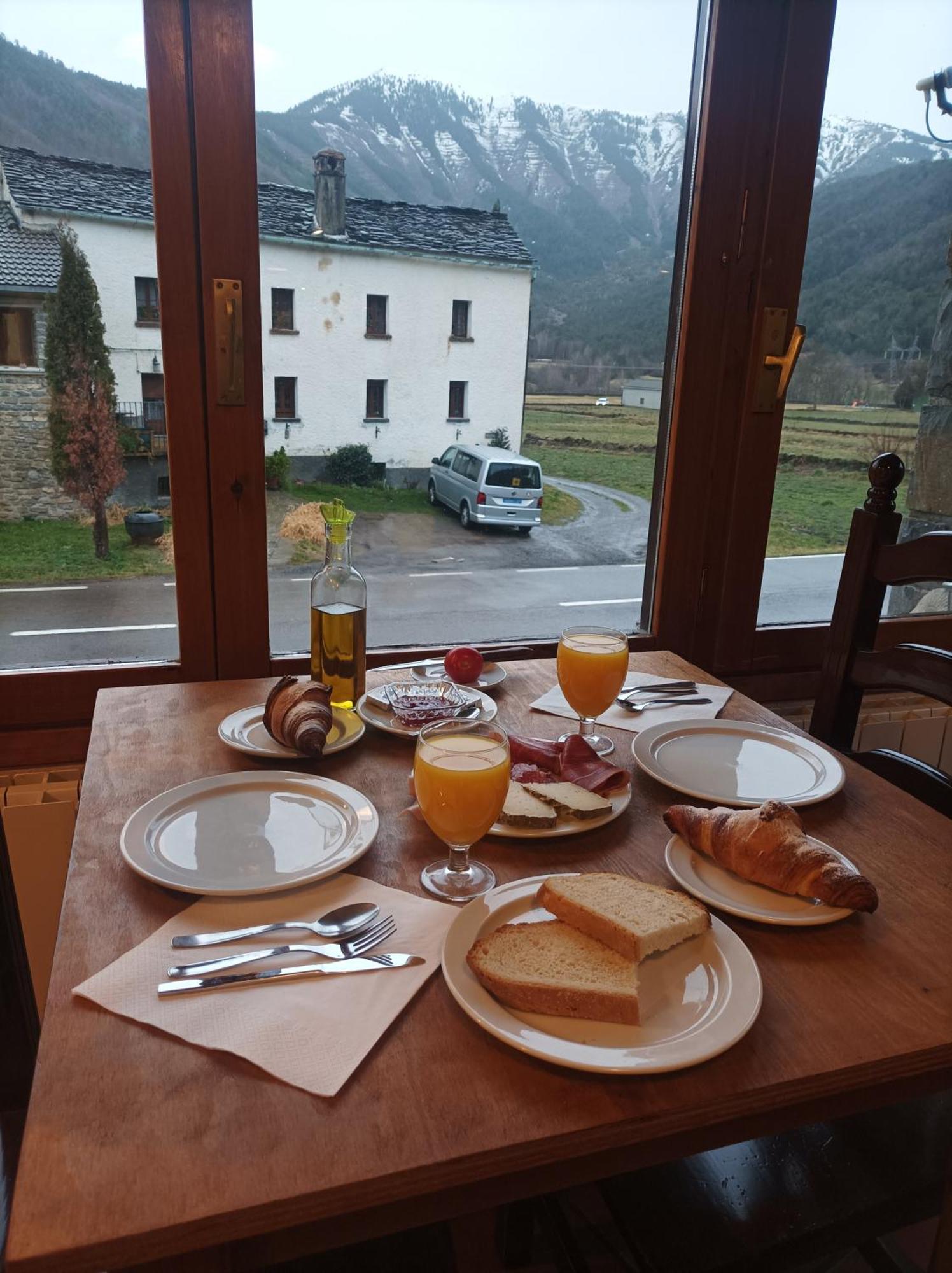 Hotel Las Nieves Linás de Broto Eksteriør bilde