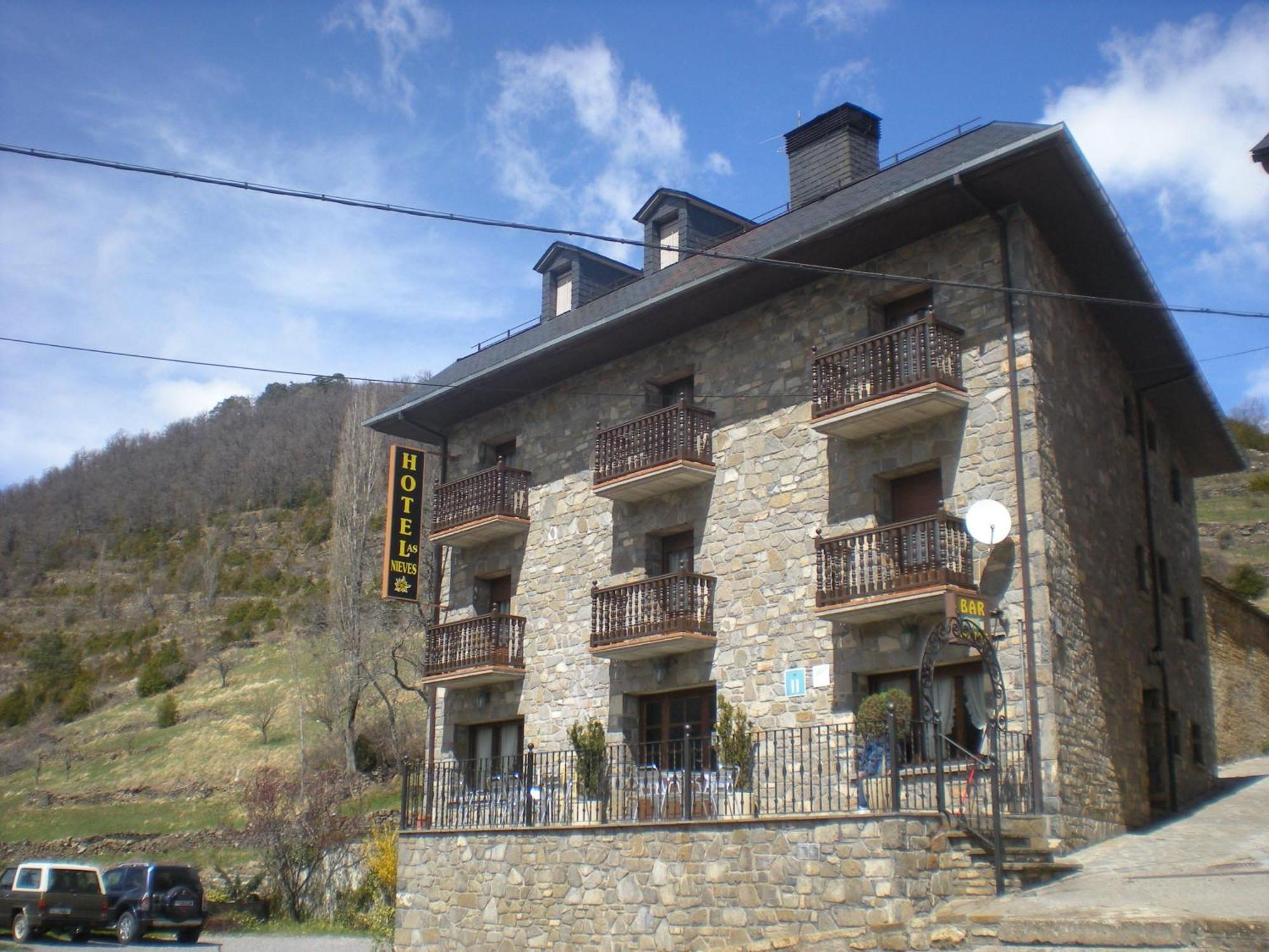 Hotel Las Nieves Linás de Broto Eksteriør bilde